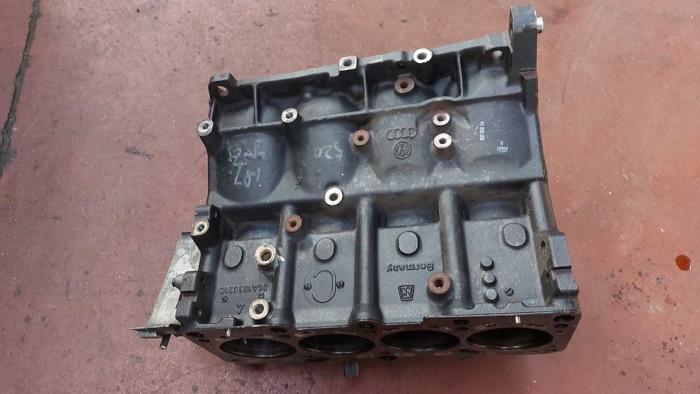 Gebrauchte Motor Unterblock Audi TT Preis auf Anfrage angeboten von N Kossen Autorecycling BV