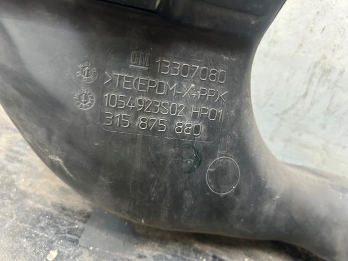 Begagnade Lufttratt Opel Zafira Tourer (P12) 1.6 SIDI Eco Turbo 16V Pris på förfrågan erbjuds av N Kossen Autorecycling BV
