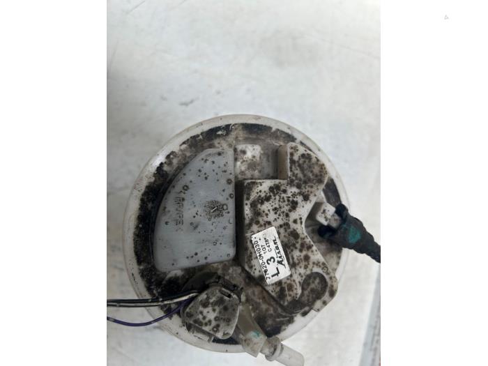 Begagnade Bensinpump Peugeot 107 1.0 12V Pris på förfrågan erbjuds av N Kossen Autorecycling BV