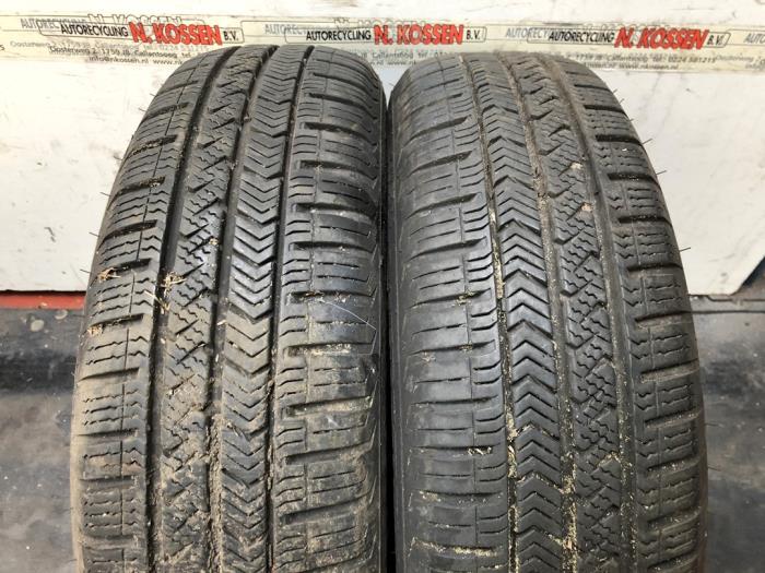 Używane Opona Cena na żądanie oferowane przez N Kossen Autorecycling BV