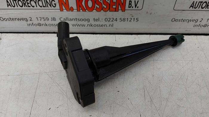 Begagnade Oljenivåsensor MAN TGE 2.0 TDI Pris på förfrågan erbjuds av N Kossen Autorecycling BV
