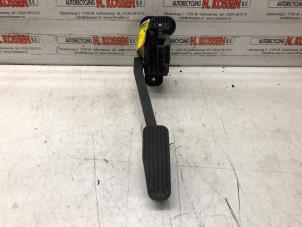 Used Accelerator pedal Volvo V70 (SW) 2.4 20V 140 Price on request offered by N Kossen Autorecycling BV