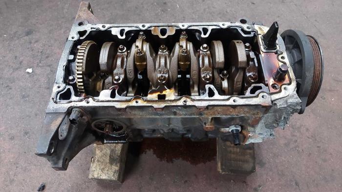 Usagé Vilebrequin Opel Astra H (L48) 1.6 16V Twinport Prix sur demande proposé par N Kossen Autorecycling BV