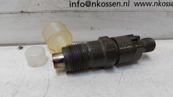 Usagé Injecteurs Nissan Vanette Prix sur demande proposé par N Kossen Autorecycling BV