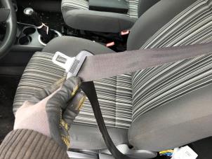 Begagnade Främre säkerhetsbälte, vänster Volkswagen Fox (5Z) 1.2 Pris på förfrågan erbjuds av N Kossen Autorecycling BV