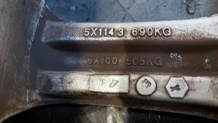 Hjul från en Volvo XC90 I 2.9 T6 24V 2003