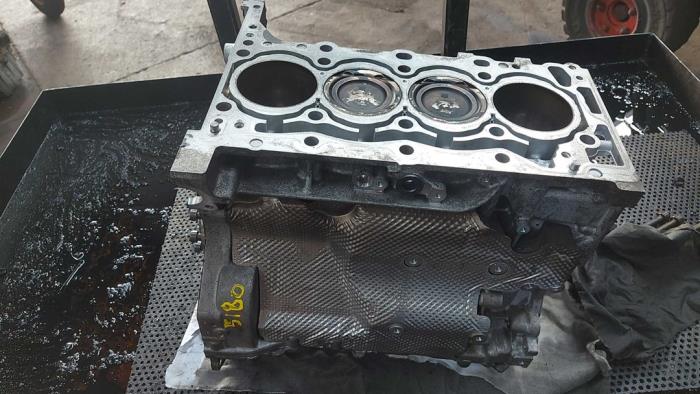 Used Engine crankcase Mercedes C (W206) C-300 e 2.0 Turbo Price on request offered by N Kossen Autorecycling BV