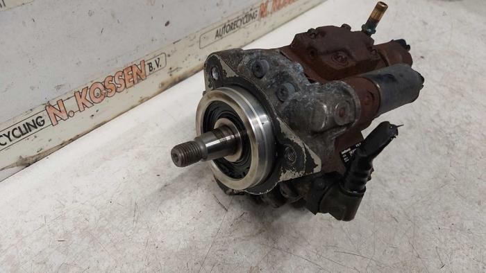 Usados Bomba de diésel Ford Transit Connect 1.8 TDCi 75 Precio de solicitud ofrecido por N Kossen Autorecycling BV