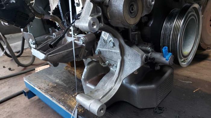 Usagé Support dynamo bas Iveco New Daily VI Prix sur demande proposé par N Kossen Autorecycling BV