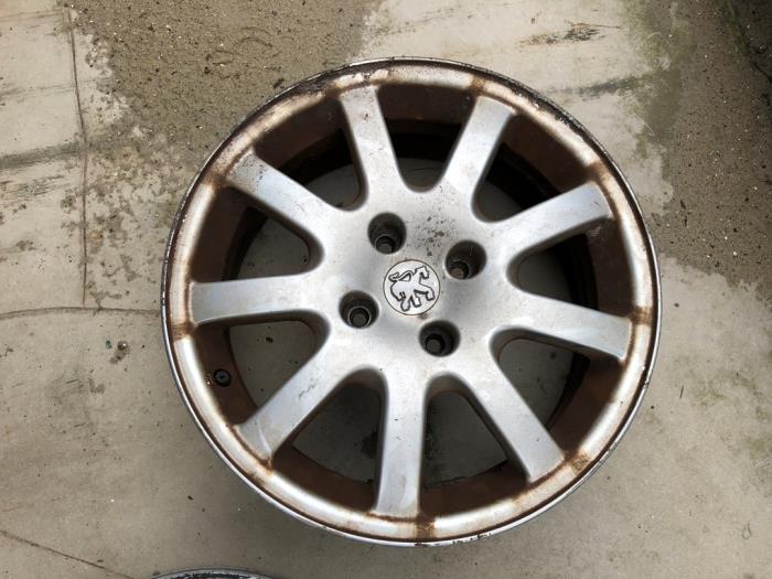 Używane Obrecz Peugeot 206 Cena na żądanie oferowane przez N Kossen Autorecycling BV