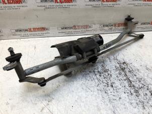 Używane Silnik wycieraczki tylnej Peugeot Boxer (U9) 2.2 Blue HDi 140 Cena na żądanie oferowane przez N Kossen Autorecycling BV