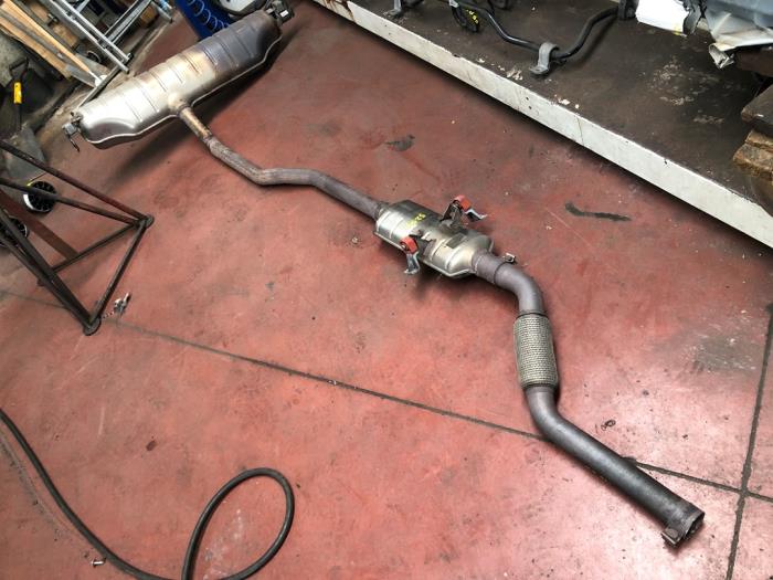 Gebrauchte Auspuff Enddämpfer Landrover Defender Preis auf Anfrage angeboten von N Kossen Autorecycling BV
