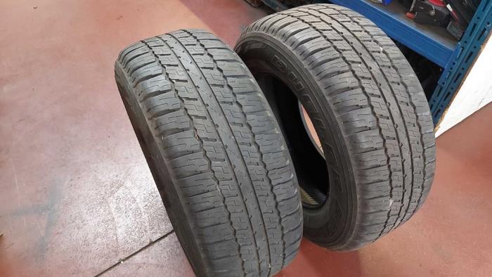 Używane Opona Cena na żądanie oferowane przez N Kossen Autorecycling BV