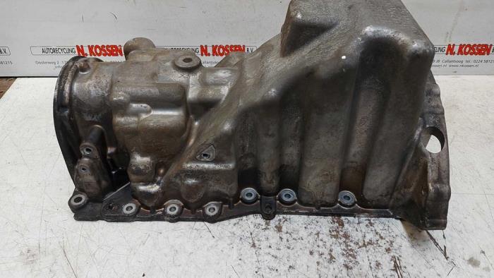Used Sump Landrover Defender Price on request offered by N Kossen Autorecycling BV