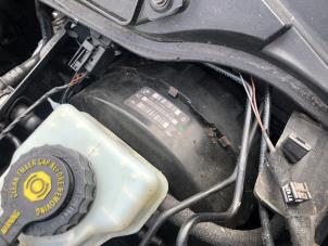 Usagé Assistant de freinage BMW 3 serie Touring (E91) 318i 16V Prix sur demande proposé par N Kossen Autorecycling BV