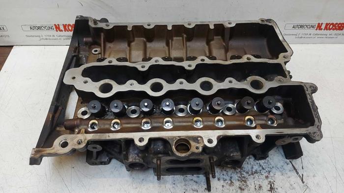 Begagnade Topplock Landrover Defender Pris på förfrågan erbjuds av N Kossen Autorecycling BV