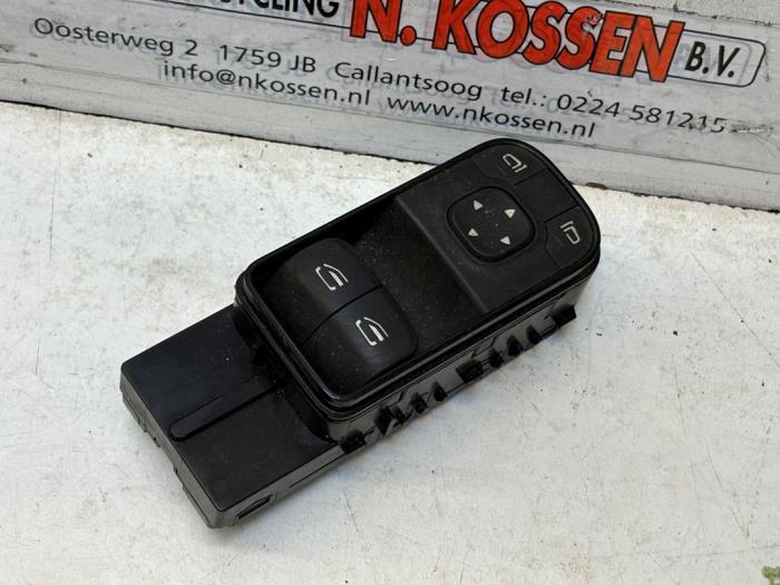 Usados Interruptor de ventanilla eléctrica Mercedes Sprinter Precio de solicitud ofrecido por N Kossen Autorecycling BV