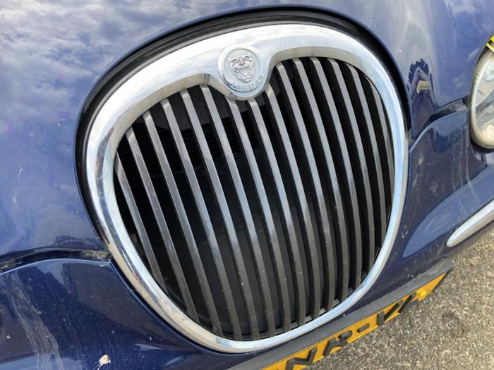 Begagnade Grill Jaguar S-type (X200) 3.0 V6 24V Pris på förfrågan erbjuds av N Kossen Autorecycling BV