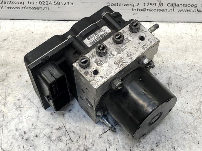 Begagnade ABS-pump Volkswagen Polo V (6R) 1.2 TDI 12V BlueMotion Pris på förfrågan erbjuds av N Kossen Autorecycling BV
