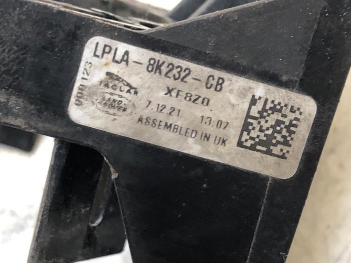Extra vattenpump från en Landrover Defender 2022