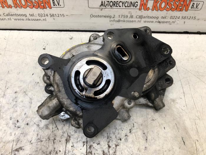 Begagnade Högtryckspump Peugeot Boxer Pris på förfrågan erbjuds av N Kossen Autorecycling BV