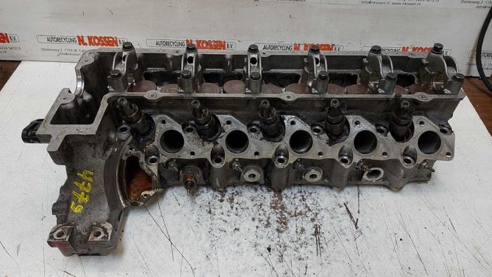 Usagé Culasse Mercedes E diesel (W124) 2.5 250 D Turbo Prix sur demande proposé par N Kossen Autorecycling BV