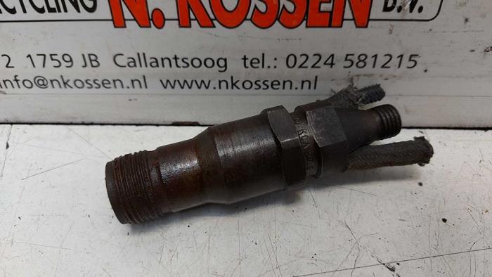 Gebrauchte Einspritzdüse (Diesel) Mercedes E diesel (W124) 2.5 250 D Turbo Preis auf Anfrage angeboten von N Kossen Autorecycling BV