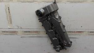 Ventildeckel van een Mercedes-Benz ML I (163) 400 4.0 CDI V8 32V 2003