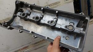 Ventildeckel van een Mercedes-Benz ML I (163) 400 4.0 CDI V8 32V 2003