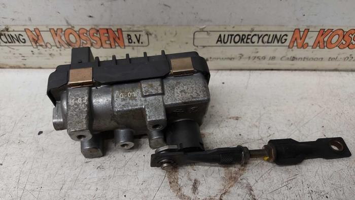 Usagé Régulateur pression turbo Mercedes ML I (163) 400 4.0 CDI V8 32V Prix sur demande proposé par N Kossen Autorecycling BV