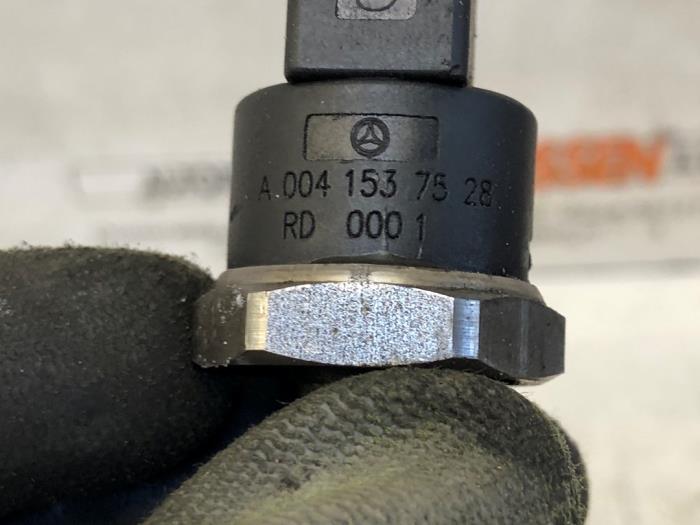 Begagnade Bränsletryckssensor Mercedes ML I (163) 400 4.0 CDI V8 32V Pris på förfrågan erbjuds av N Kossen Autorecycling BV