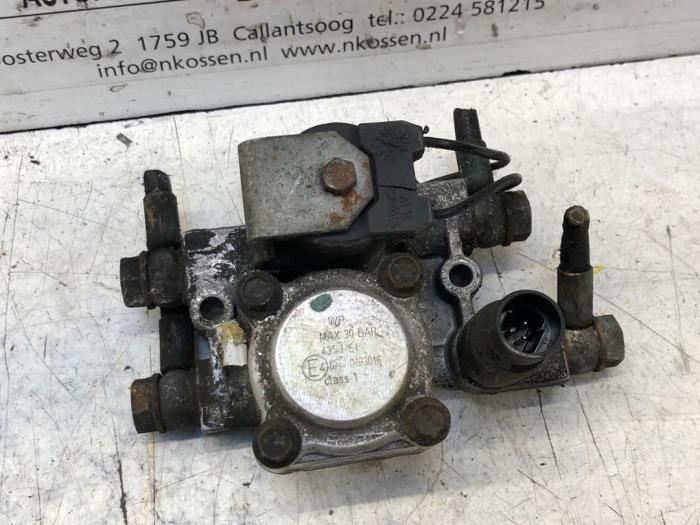 LPI Modul van een BMW 3 serie Touring (E46/3) 318i 2001