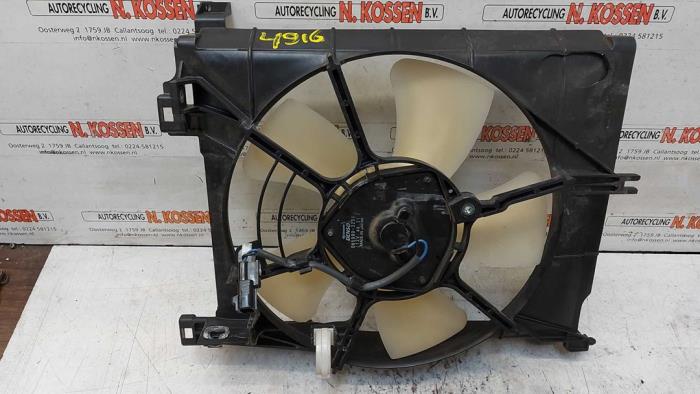 Używane Wentylator Daihatsu Cuore (L251/271/276) 1.0 12V DVVT Cena na żądanie oferowane przez N Kossen Autorecycling BV