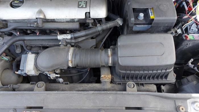 Gebrauchte Luftfiltergehäuse Peugeot 307 Break (3E) 2.0 16V Preis auf Anfrage angeboten von N Kossen Autorecycling BV