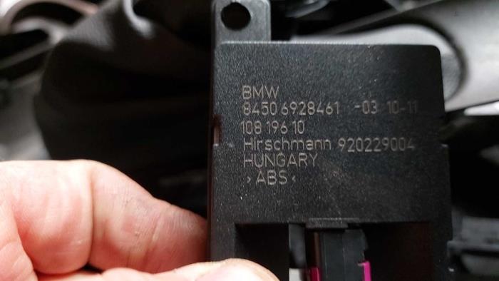 Antena Bluetooth Mini Mini (R56), 2006 / 2013 1.6 16V Cooper S, Hatchback, Benzyna, 1.598cc, 135kW (184pk), FWD, N18B16A, 2010-03 / 2013-11, SV31; SV32 (Używany)