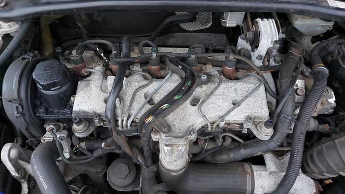 Usagé Culasse Volvo V70 (SW) 2.4 D5 20V Prix sur demande proposé par N Kossen Autorecycling BV