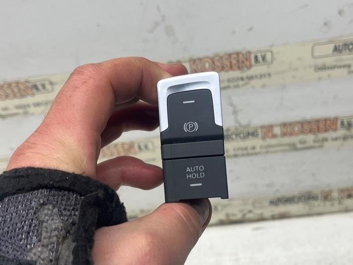 Gebrauchte Handbremse Schalter Volkswagen Golf Sportsvan (AUVS) Preis auf Anfrage angeboten von N Kossen Autorecycling BV