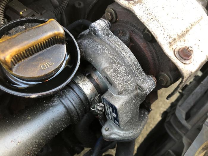 Używane Turbo Fiat Doblo Cargo (263) 1.3 MJ 16V DPF Euro 5 Cena na żądanie oferowane przez N Kossen Autorecycling BV