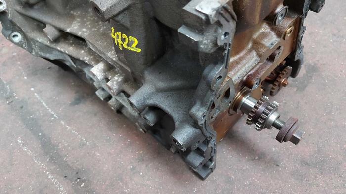 Używane Wal korbowy Ford Focus C-Max 1.8 16V Cena na żądanie oferowane przez N Kossen Autorecycling BV