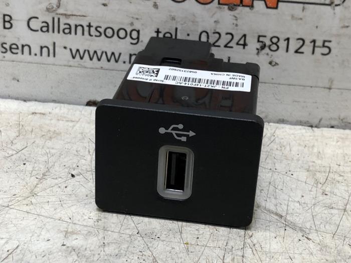 Używane Wtyczka USB Ford Transit Courier 1.5 TDCi 75 Cena na żądanie oferowane przez N Kossen Autorecycling BV