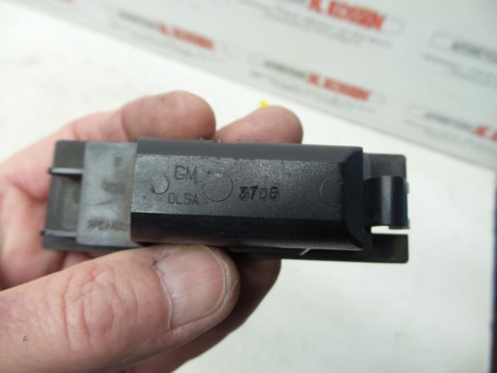 Begagnade Nummerskyltbelysning Opel Zafira (M75) 1.9 CDTI Pris på förfrågan erbjuds av N Kossen Autorecycling BV