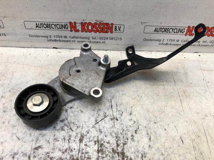 Usados Rodillo tensor correa múltiple Ford Transit Courier 1.5 TDCi 75 Precio de solicitud ofrecido por N Kossen Autorecycling BV