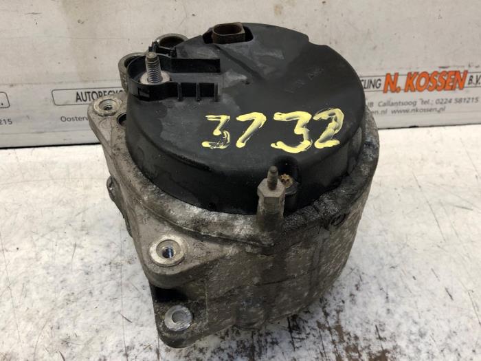 Usagé Dynamo Volkswagen Touareg (7LA/7L6) 4.2 V8 40V Prix sur demande proposé par N Kossen Autorecycling BV