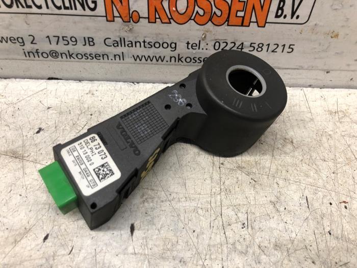 Używane Modul immobilizera Volvo V70 (SW) 2.4 D5 20V Cena na żądanie oferowane przez N Kossen Autorecycling BV