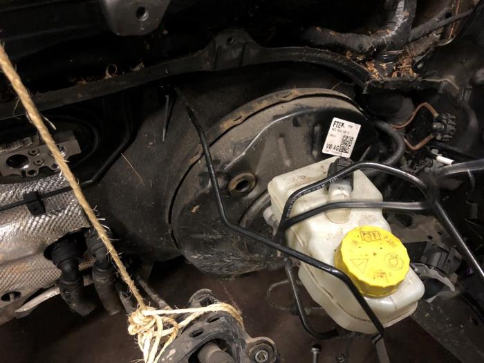 Begagnade Bromsservo Volkswagen Polo V (6R) 1.2 TSI 16V BlueMotion Technology Pris på förfrågan erbjuds av N Kossen Autorecycling BV