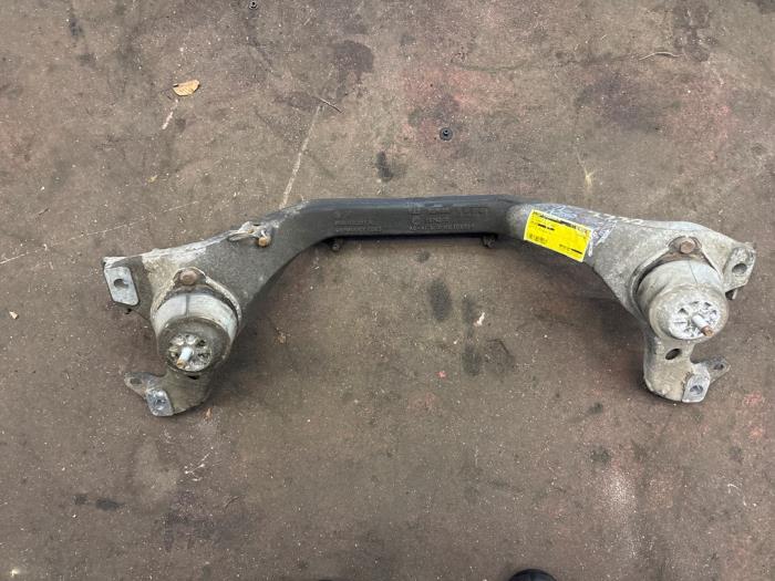 Used Engine mount Volkswagen Touareg (7LA/7L6) 4.2 V8 40V Price on request offered by N Kossen Autorecycling BV