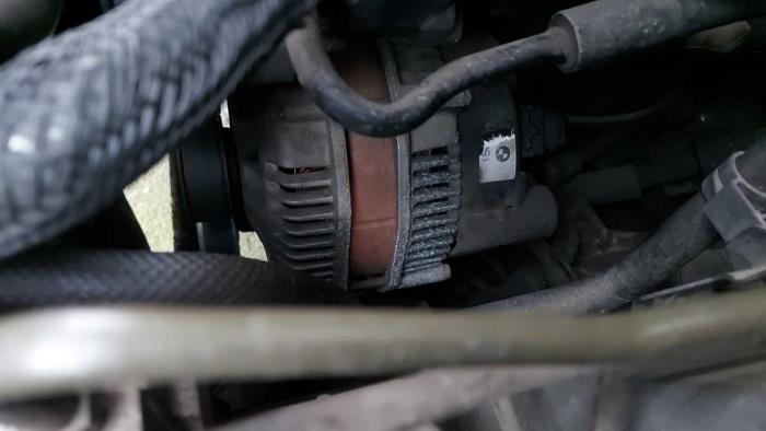 Begagnade Dynamo BMW X5 (E53) 3.0d 24V Pris på förfrågan erbjuds av N Kossen Autorecycling BV