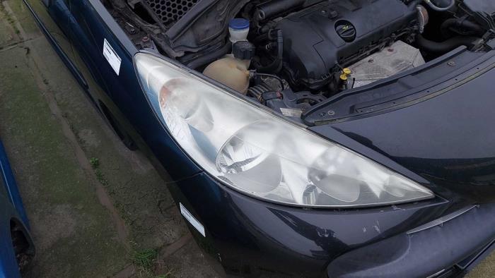 Używane Reflektor prawy Peugeot 207/207+ (WA/WC/WM) 1.6 16V VTi Cena na żądanie oferowane przez N Kossen Autorecycling BV