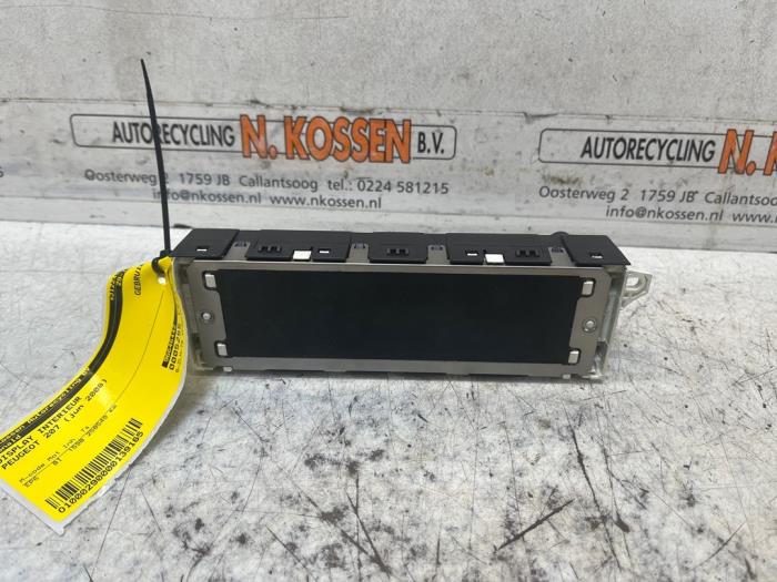 Begagnade Innerdisplay Peugeot 207/207+ (WA/WC/WM) 1.6 16V VTi Pris på förfrågan erbjuds av N Kossen Autorecycling BV