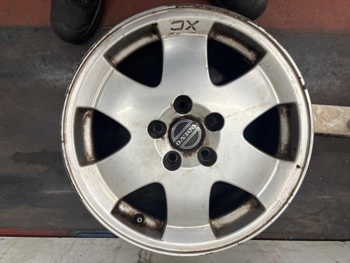 Gebrauchte Felge Volvo XC70 (SZ) XC70 2.4 T 20V Preis auf Anfrage angeboten von N Kossen Autorecycling BV